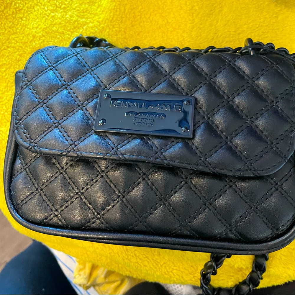 KENDALL x KYLIE mini crossbody bag w/ chain strap
